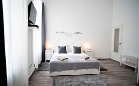 Castle Trees Apartment